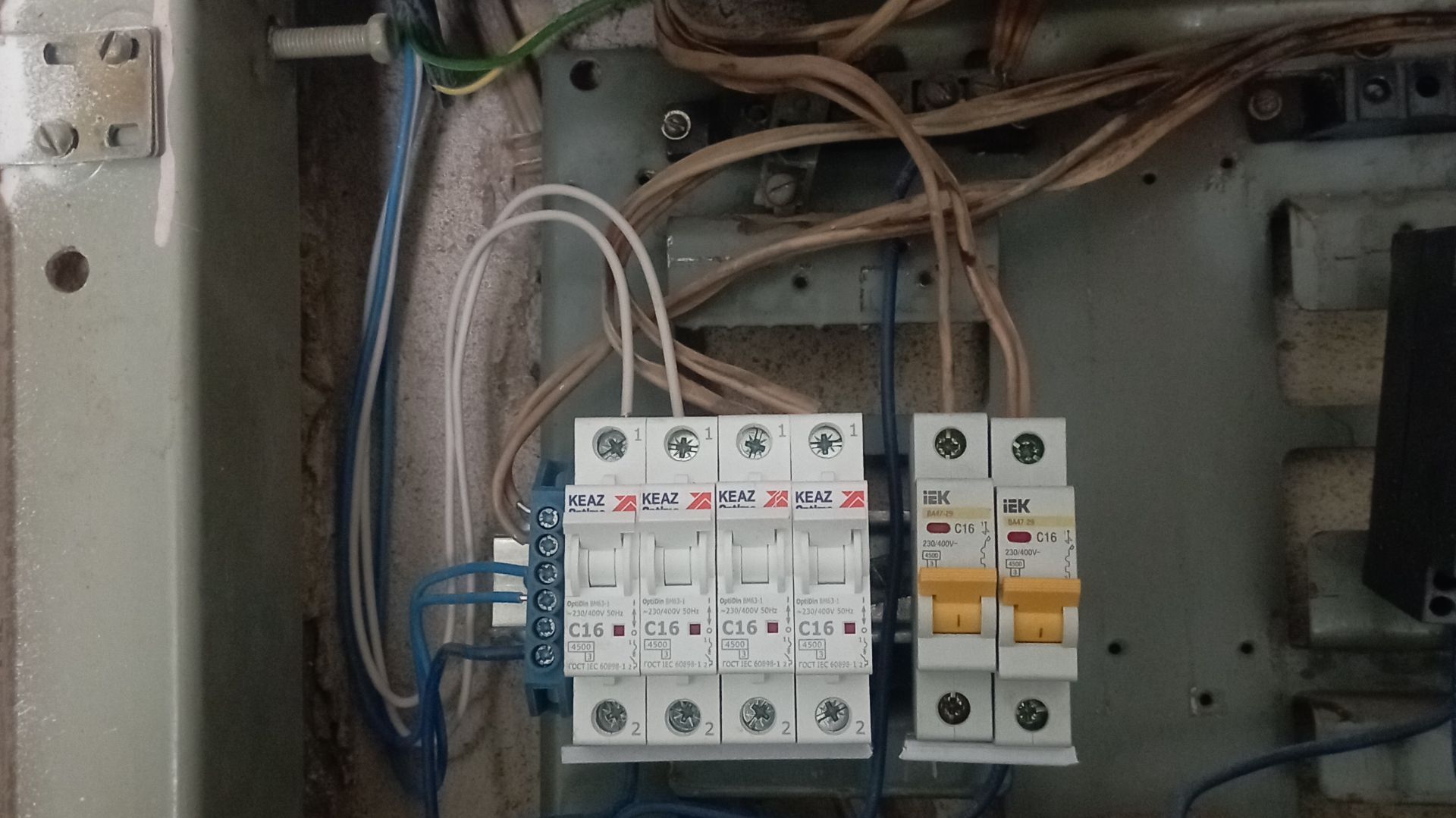 Добавление двух линий из щита, замена автоматических выключателей ул.Достоевского д.8