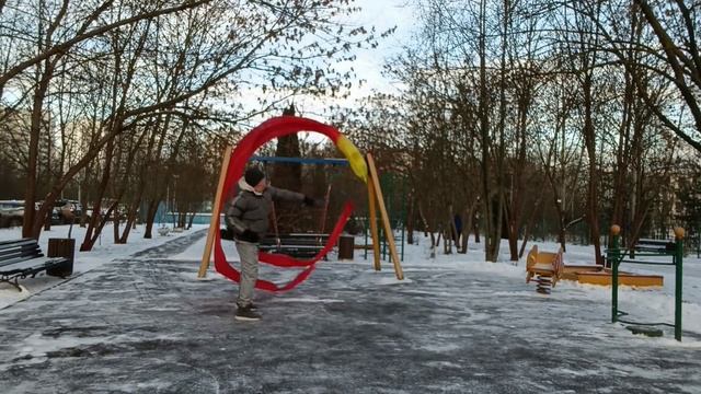 Упражнения с 6-ти метровыми лентами Дракона на палочке (7)