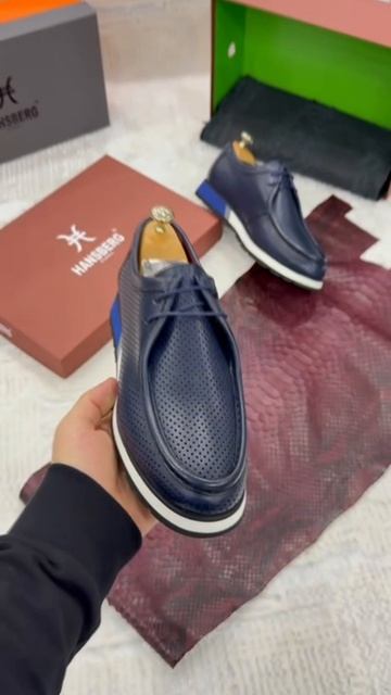 Мужские ботинки.