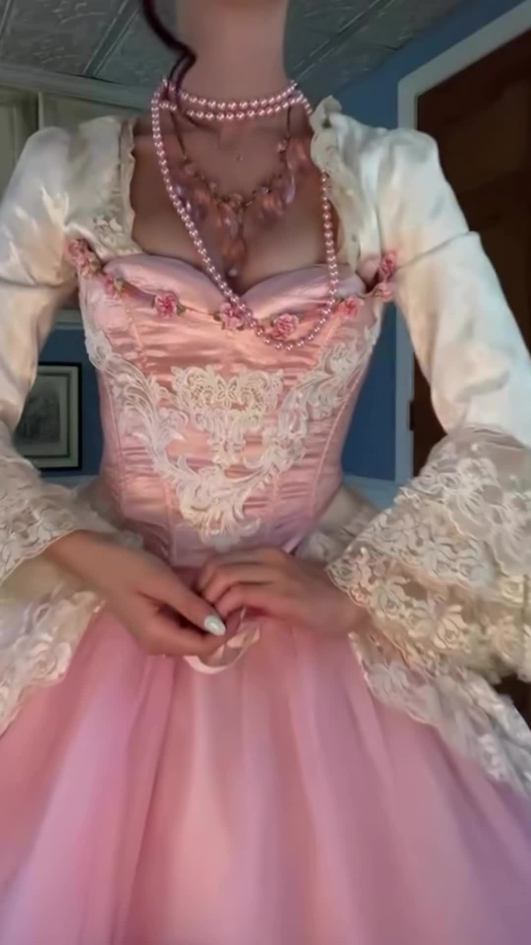 77958814947b42c78379d138ee52976a.mov