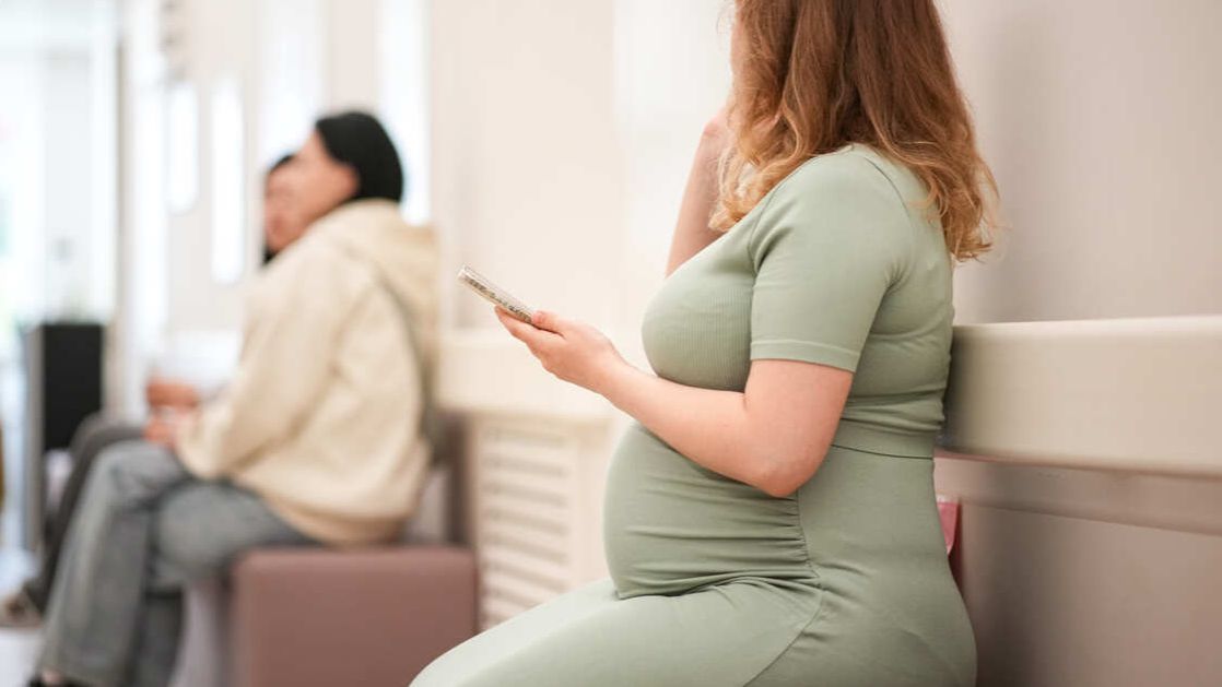 Пособие по беременности вырастет до 125 тысяч рублей в 2026 году