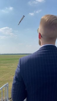 Когда запускаешь ракету впервые в жизни🚀