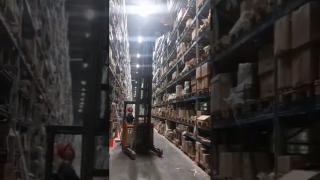 Как управлять вилочным погрузчиком