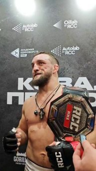 🇷🇺 Влад Белаз про выход с флагом России на бой!