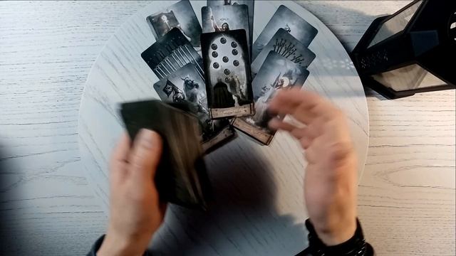Таро расклад. Что скрыто от вас?!