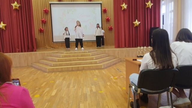 Aqua - Barby Girl. Зорева Лиса и команда! Победители школьного конкурса талантов.