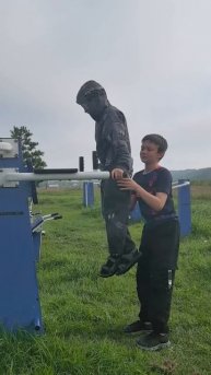 Сыновей не воспитывают словами. Их воспитывают спиной отца.