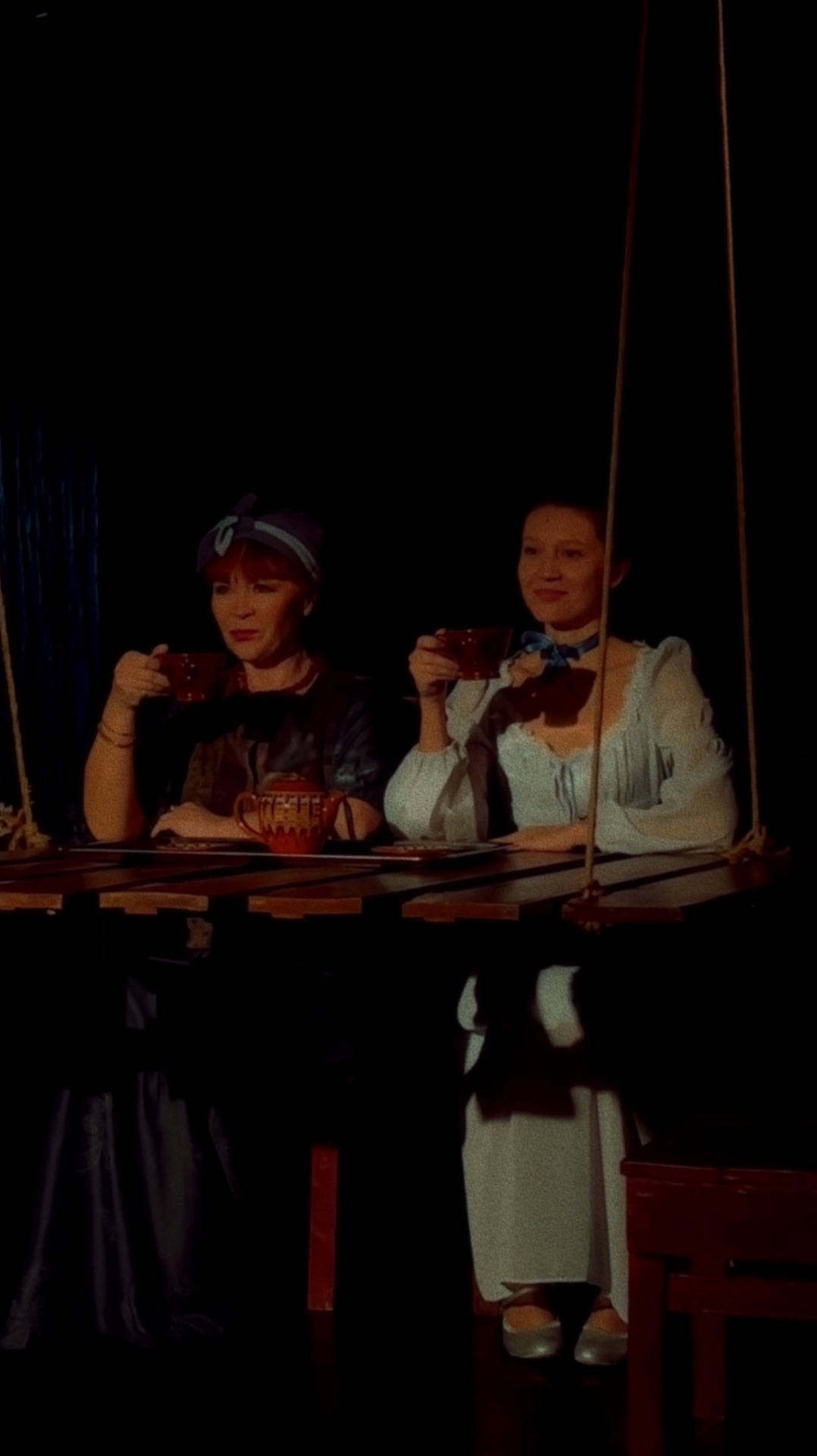 со своей сценической мамой