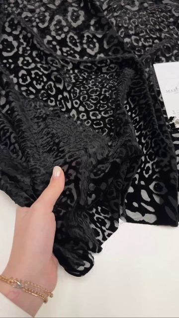 Бархат деворе с фактурой Лео. Цвет жгучий чёрный