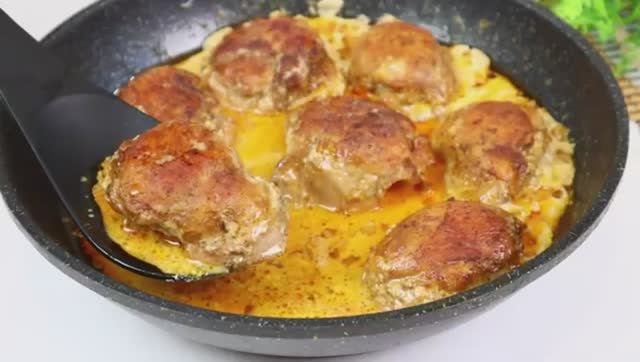 Самое Вкусное ВТОРОЕ ИЗ КУРИЦЫ! Нежная Тающая курочка в сметанном соусе на сковороде