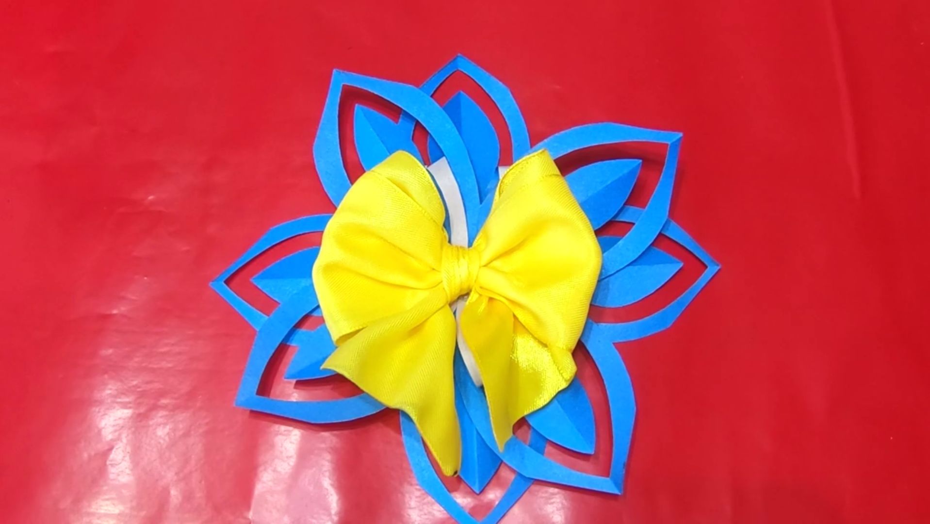 Как сделать 3D снежинку на ёлку: простые новогодние поделки своими руками