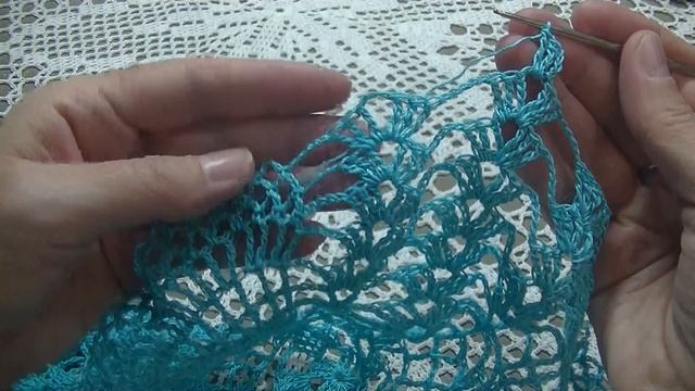 Квадратная салфетка с ананасами. Часть 2.