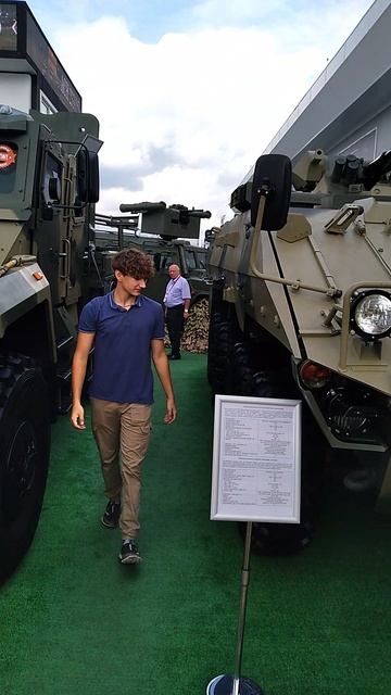 БТР 82 А модернизированная бронетехника идет из цехов в три смены