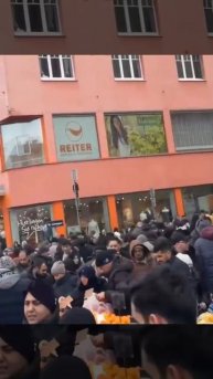 🔴В Германии Рождественские приготовления. Гансы довольны, судя по лицам😄🔴