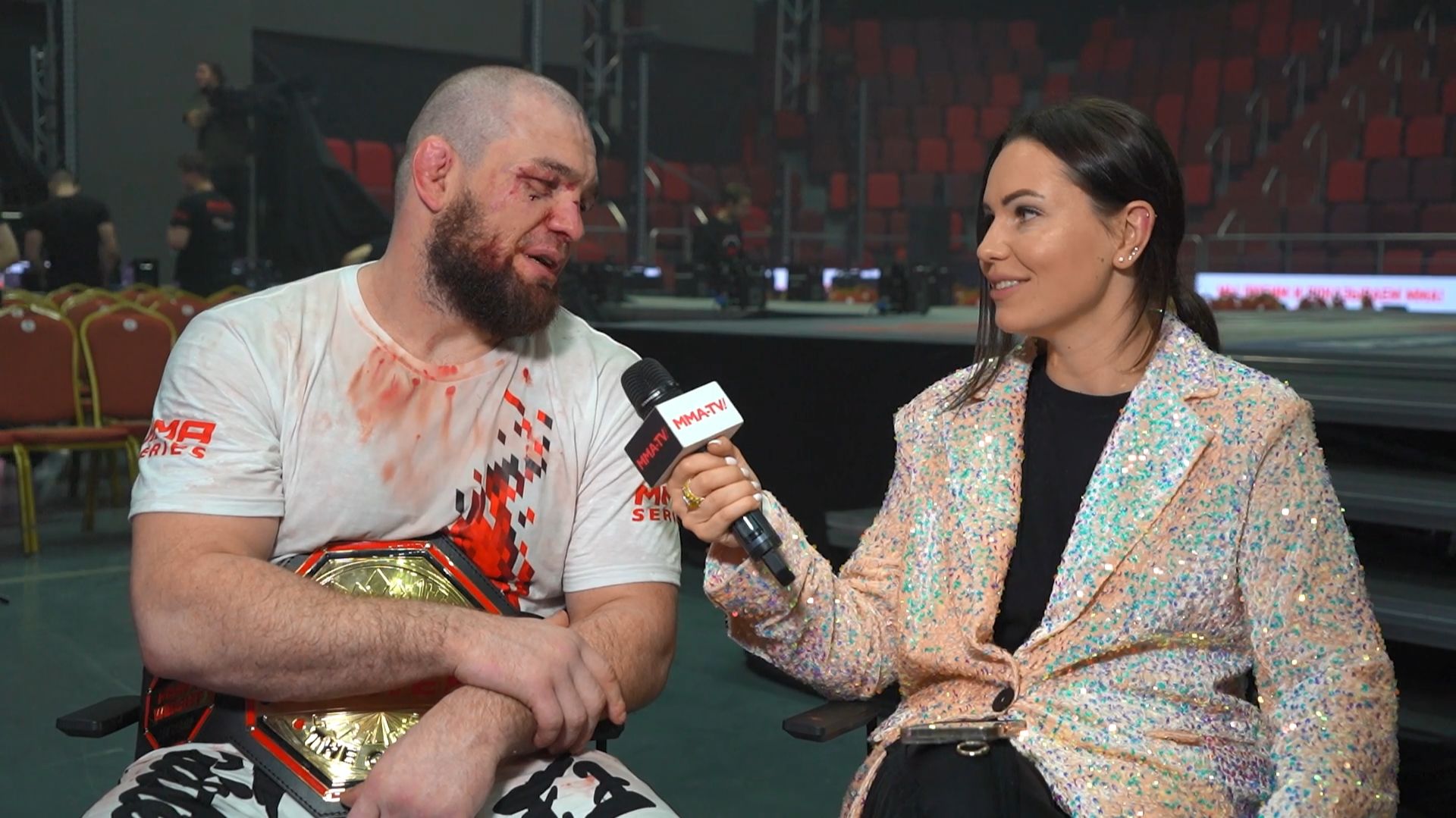 НОВЫЕ ЧЕМПИОНЫ, потасовка после боя и звезды на турнире ММА Серия-93. Влог «Клетка»