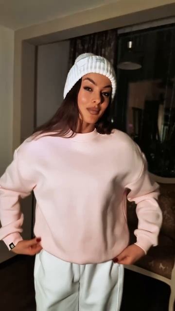 Квартирование реальности: инструкция по применению розового
Свитшот WB #WW236983