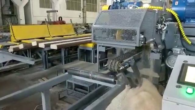 Кромкообрезной станок для досок и горбыля с высотой пропила 150 мм