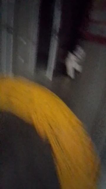 Нада делать уроки..