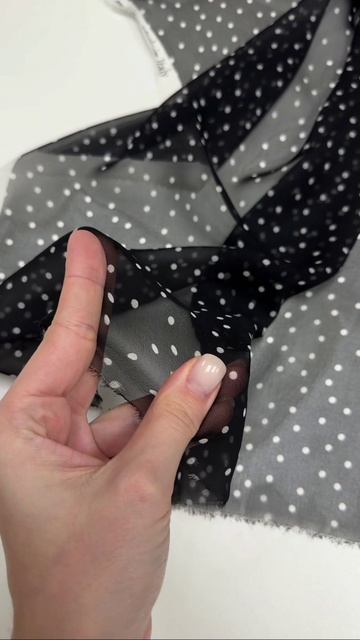 Шёлковый шифон Alta Moda в нерегулярный горошек