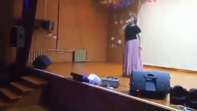 Ромашка - поёт Валентина Старкова.