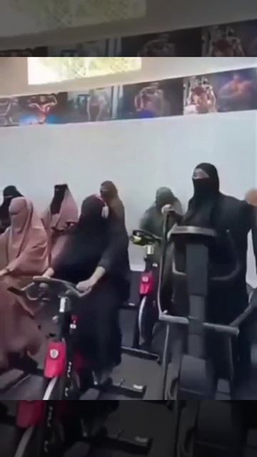 Обычный фитнес клуб в Британии