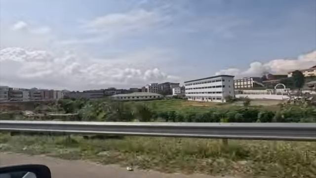 Максик в Абиджане сходит с ума 🤣.