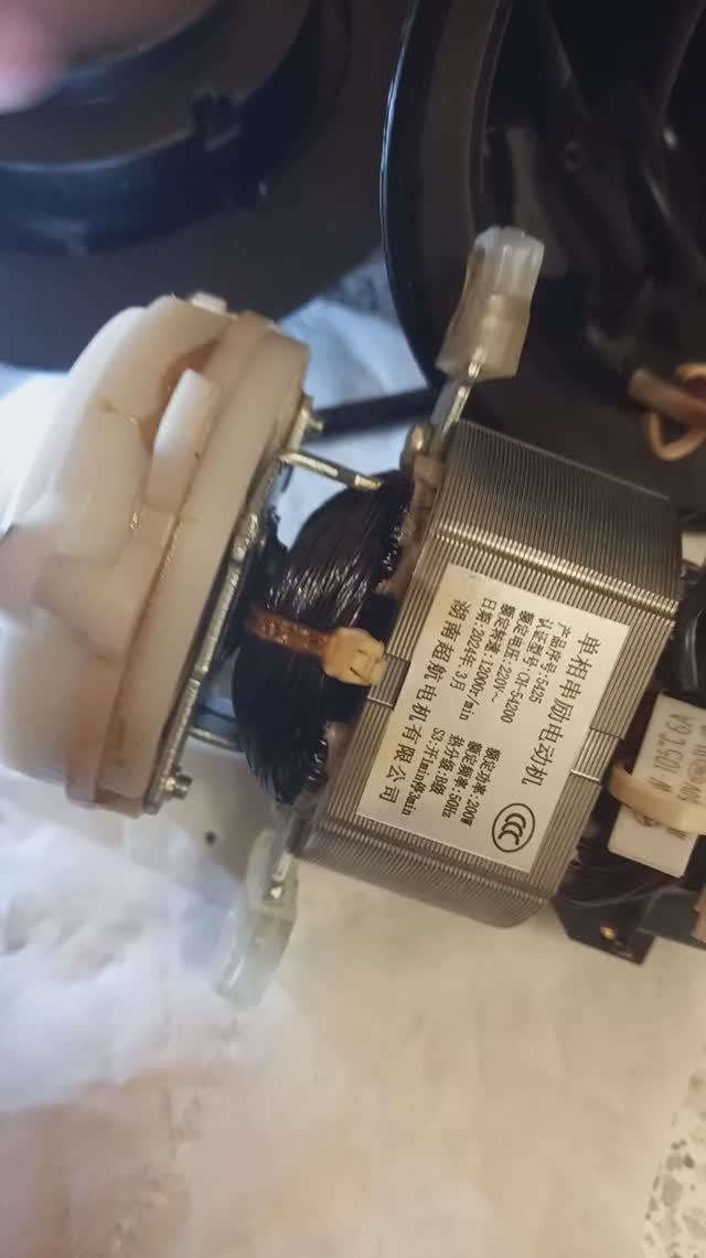 Сгорел измельчитель обмотка.Обмотка электродвигателя сгорела