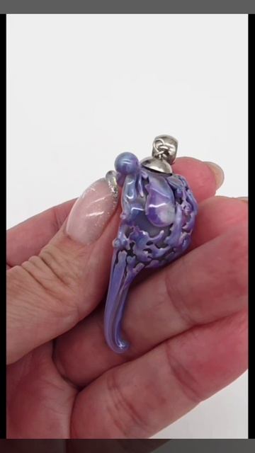 Украшения ракушки - кулоны из стекла. Выплавлены в огне вручную.