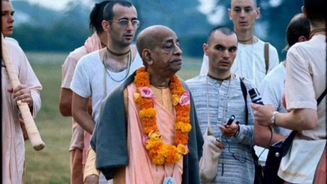 Лекция Шрилы Прабхупады 14.12.1973, Лос-Анжелес.  ШБ 1.15.36. Иллюзорное положен е души в мат. мире.