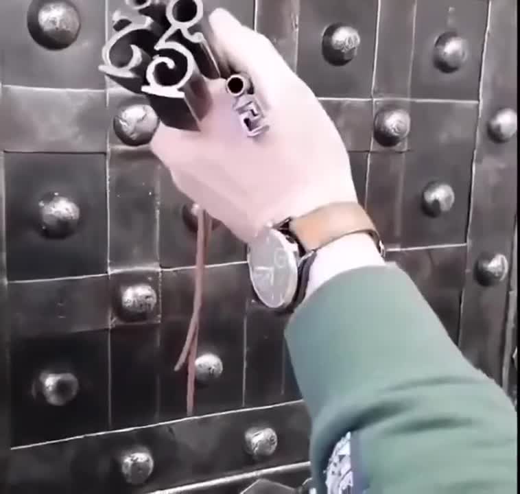 Старый сейф.