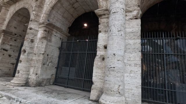 Заходим в Колизей | Вид внутри исторического сооружения 🇮🇹