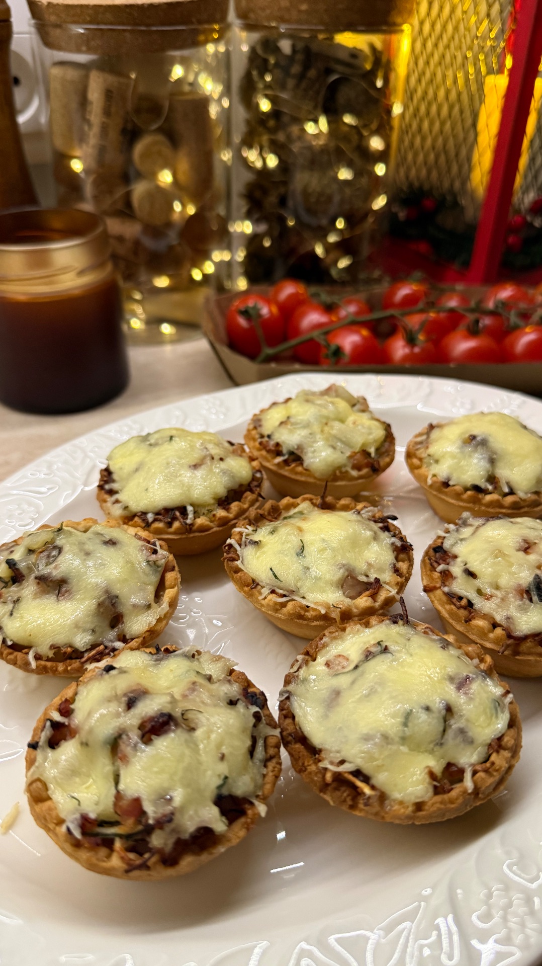 Тарталетки с ветчиной и ананасами🍍