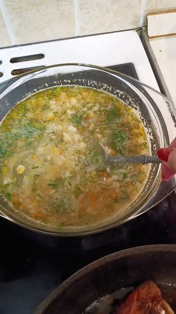 Соло-мама готовит