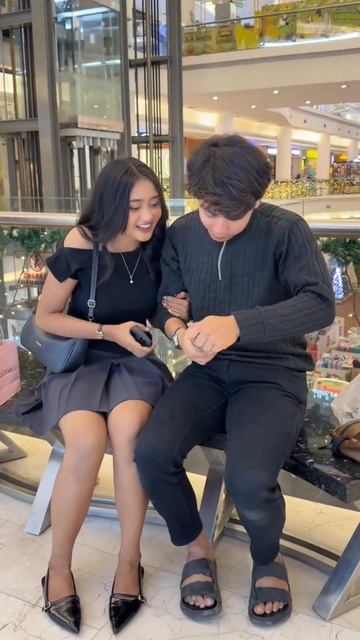 Не поделили бутылку воды 😀 Пранк, @SurpriseView