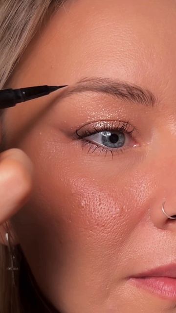 Красим брови👍