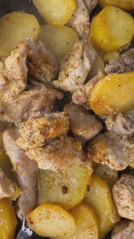 Курица с картошкой по гречески с лимонным соком ,можно на праздничный стол