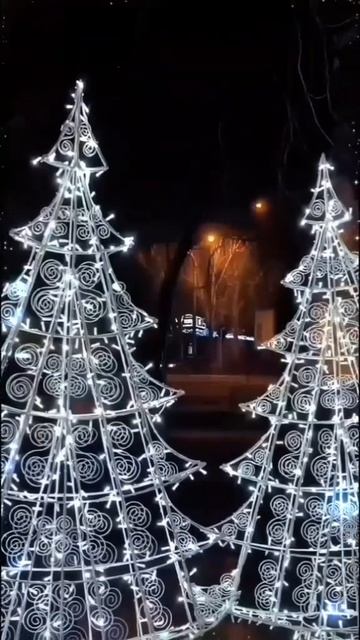 🎄Новогодняя атмосфера в городе☃️
🎄А у вас уже появилось настроение предстоящего праздника?😉