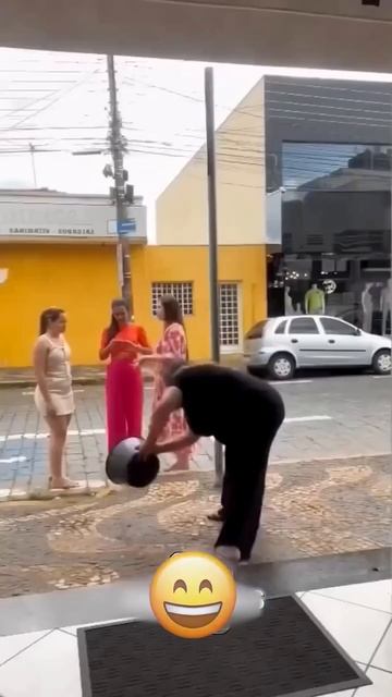 Она просто мастер перевоплощений.