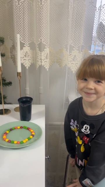 Как быть с конфетами? Сделать из них радугу!!!