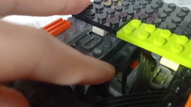 Обзор радиоуправляемой машинки Volkswagen Passat b3 из лего.