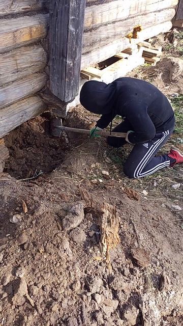 поднятие бревенчатого дома