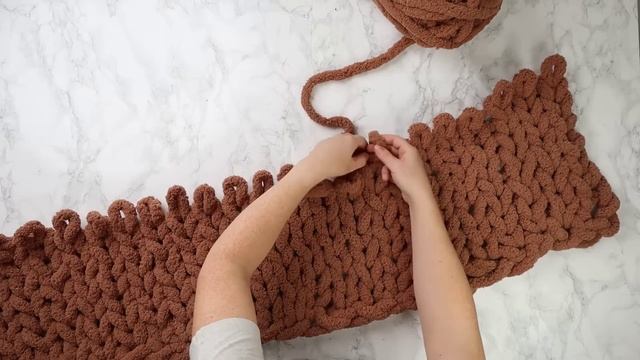 Как связать толстое одеяло за день: спицы не нужны!