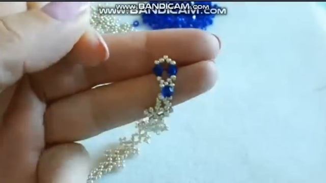 Красивое колье из бисера и биконусов 💫
