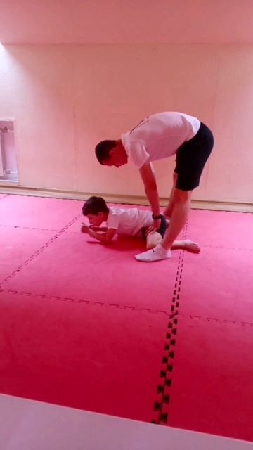 Малой на духе и старший брат!!