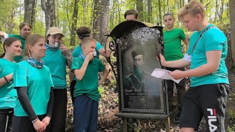 Детский поход вдоль р. Осётр 4 мая