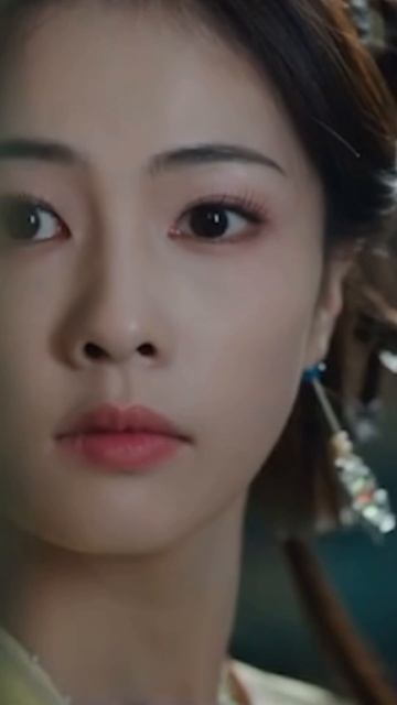 Что ему нужно? Я погоне за луной как бы)😁😁