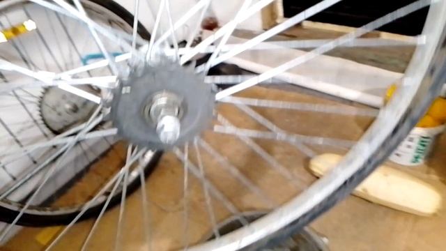 Ч. 1 протер покрышку, качество разных покрышек. 🙂