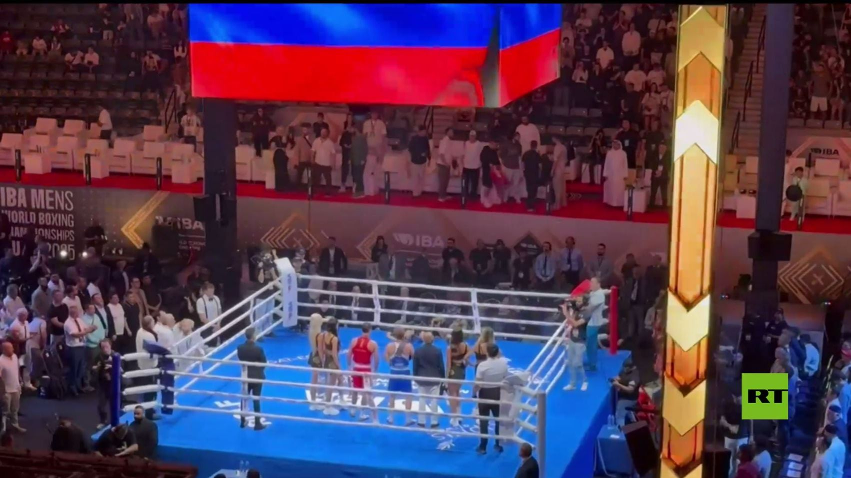 دبي.. النشيد الوطني الروسي في حفل تكريم فسيفولود شومكوف خلال بطولة العالم للملاكمة