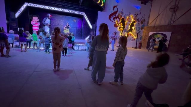 Дарина на мини диско