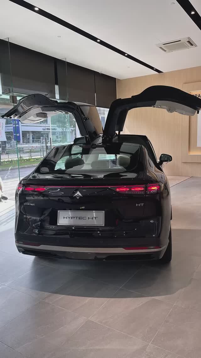 Когда двери сами делают шоу - крыло чайки на GAC Aion Hyper HT 🔋🔌